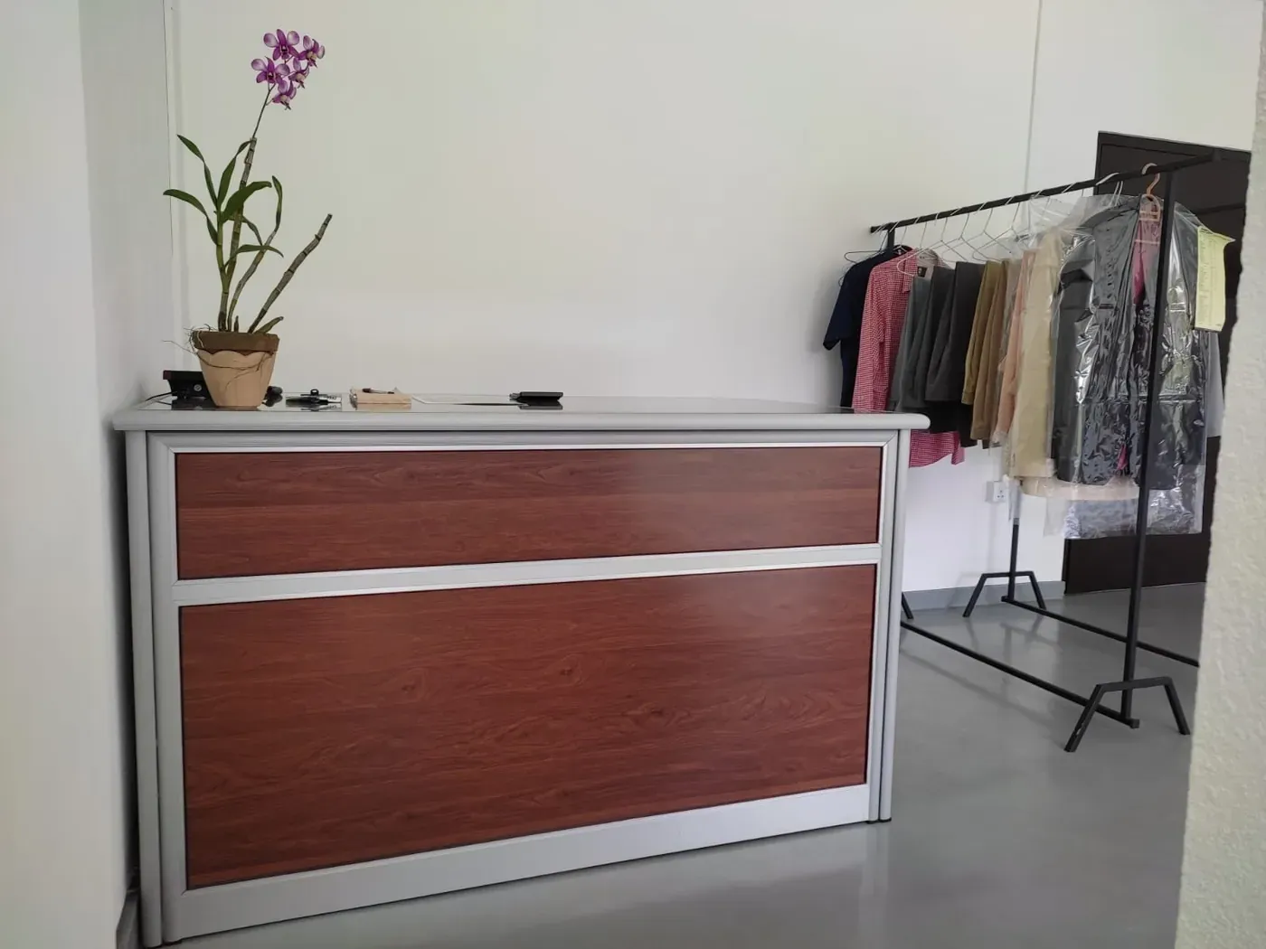 The reception counter at Champion Laundry Service, Gampaha